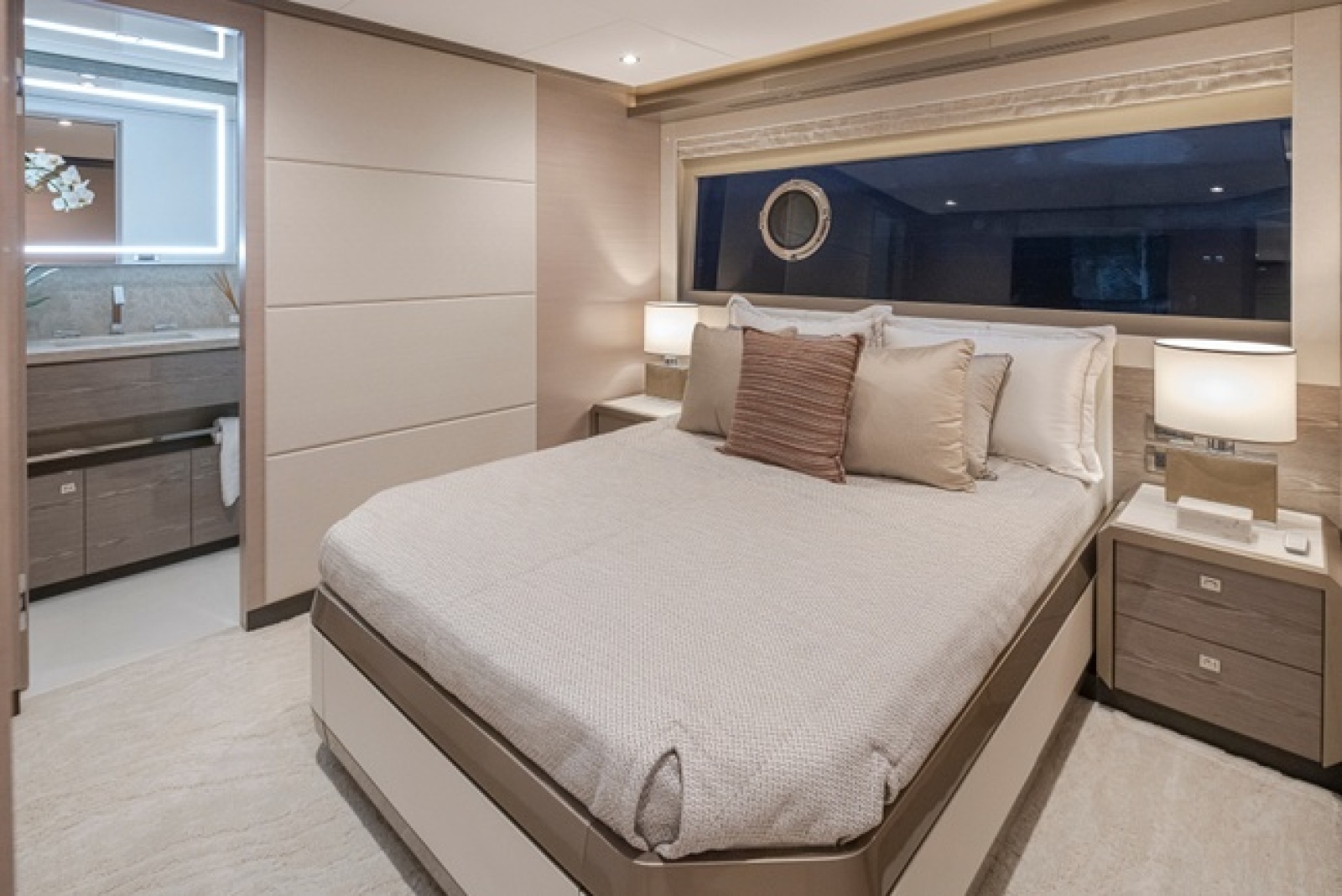 88ft Ocean Alexander Yacht For Sale