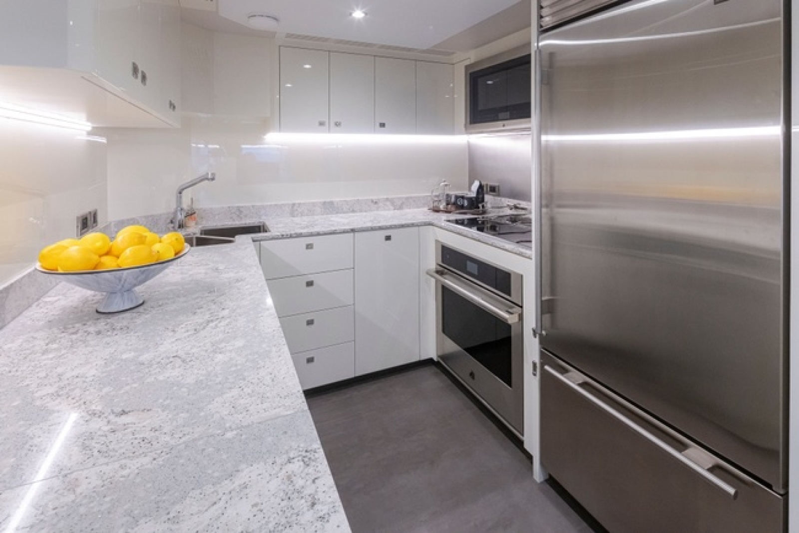 88ft Ocean Alexander Yacht For Sale