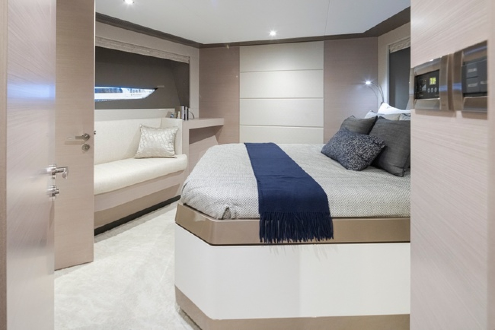 88ft Ocean Alexander Yacht For Sale