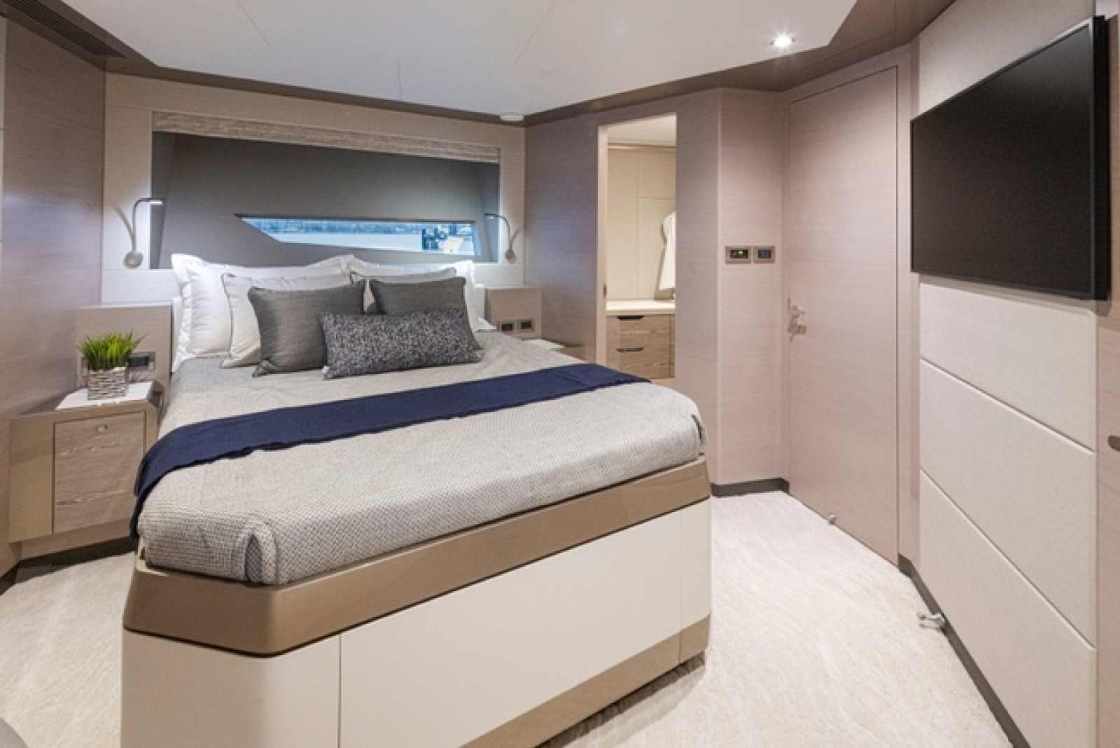 88ft Ocean Alexander Yacht For Sale