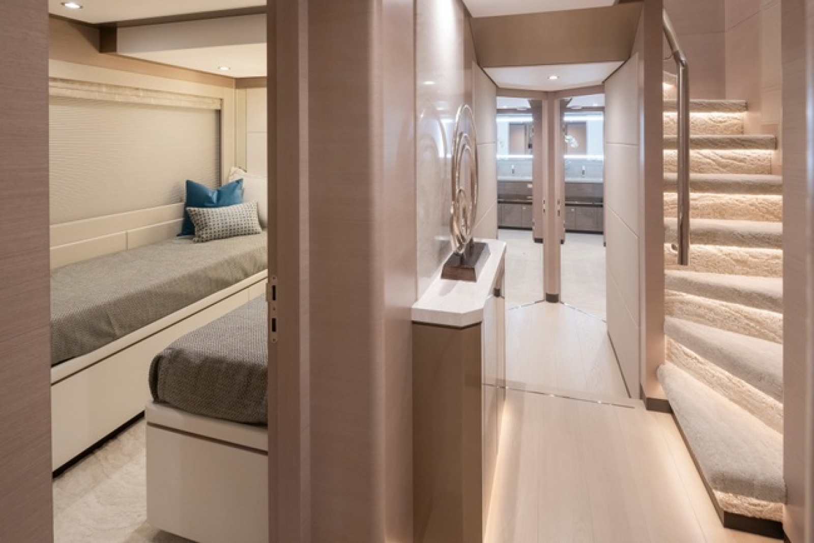 88ft Ocean Alexander Yacht For Sale