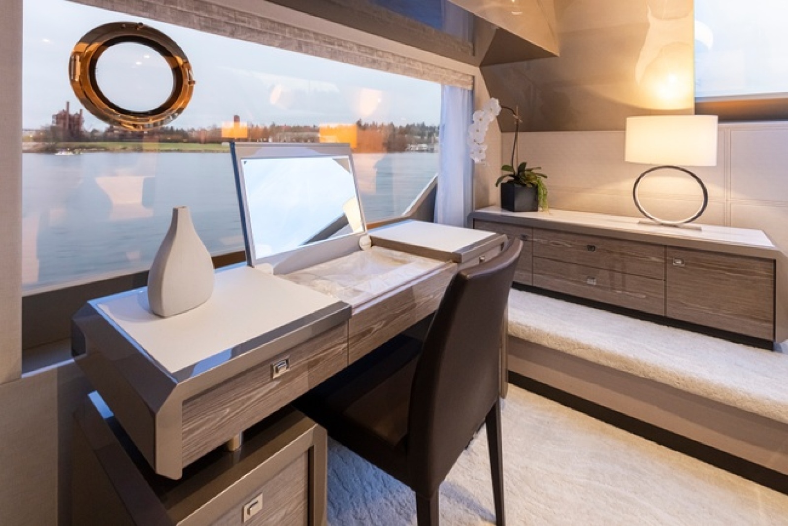 88ft Ocean Alexander Yacht For Sale