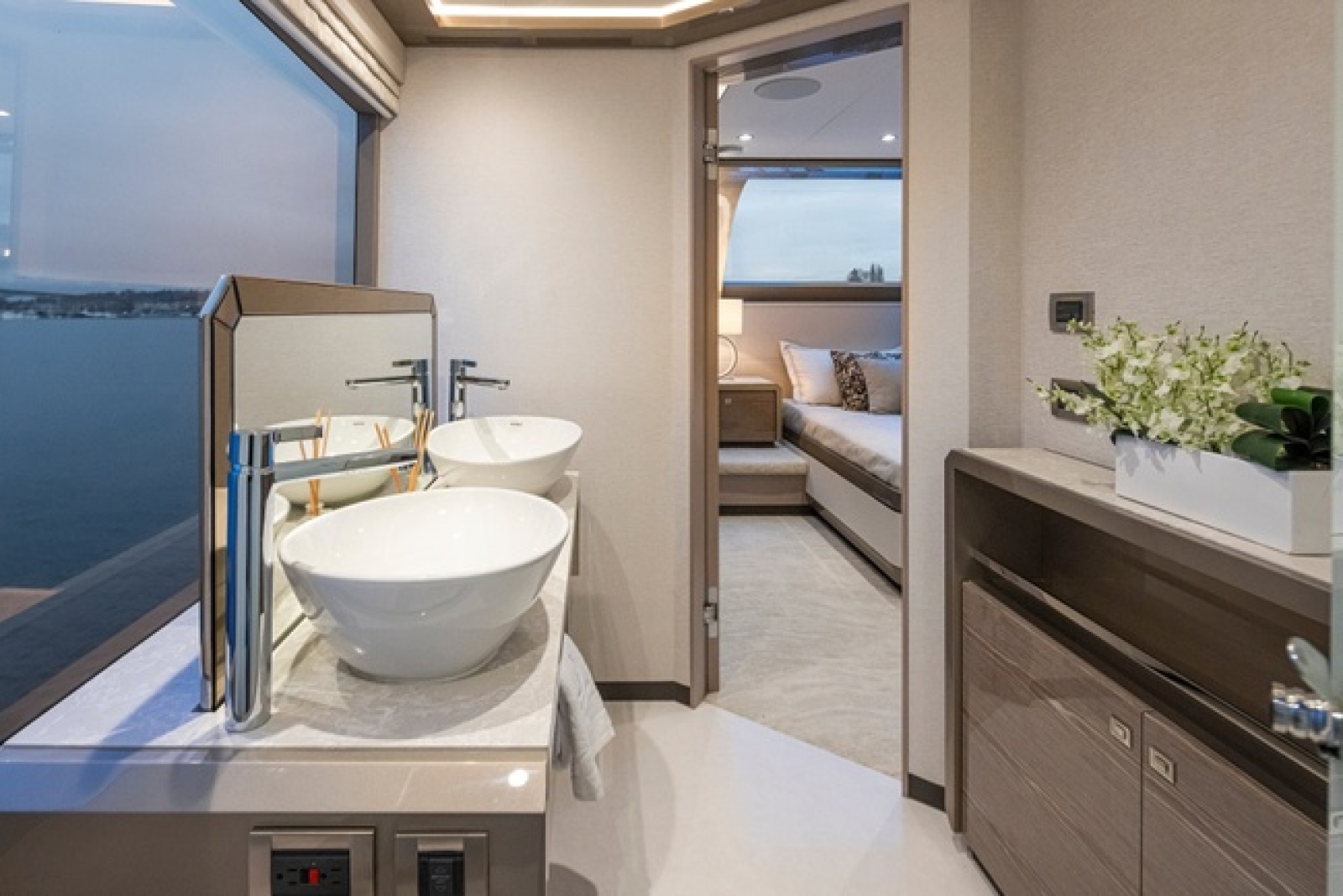 88ft Ocean Alexander Yacht For Sale