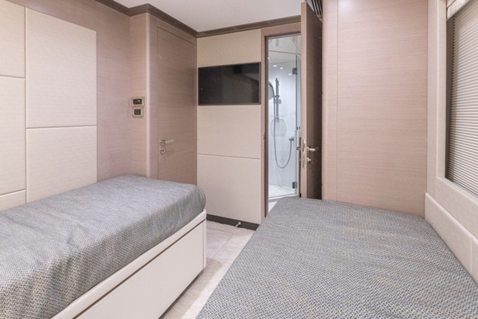 88ft Ocean Alexander Yacht For Sale