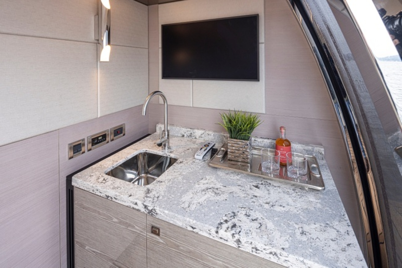 88ft Ocean Alexander Yacht For Sale