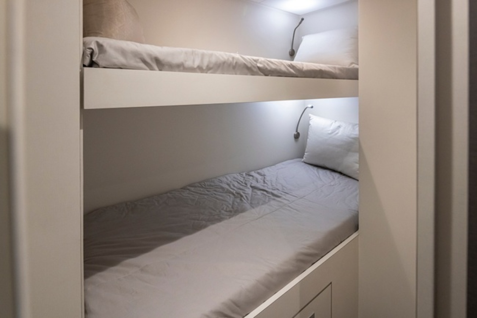 88ft Ocean Alexander Yacht For Sale