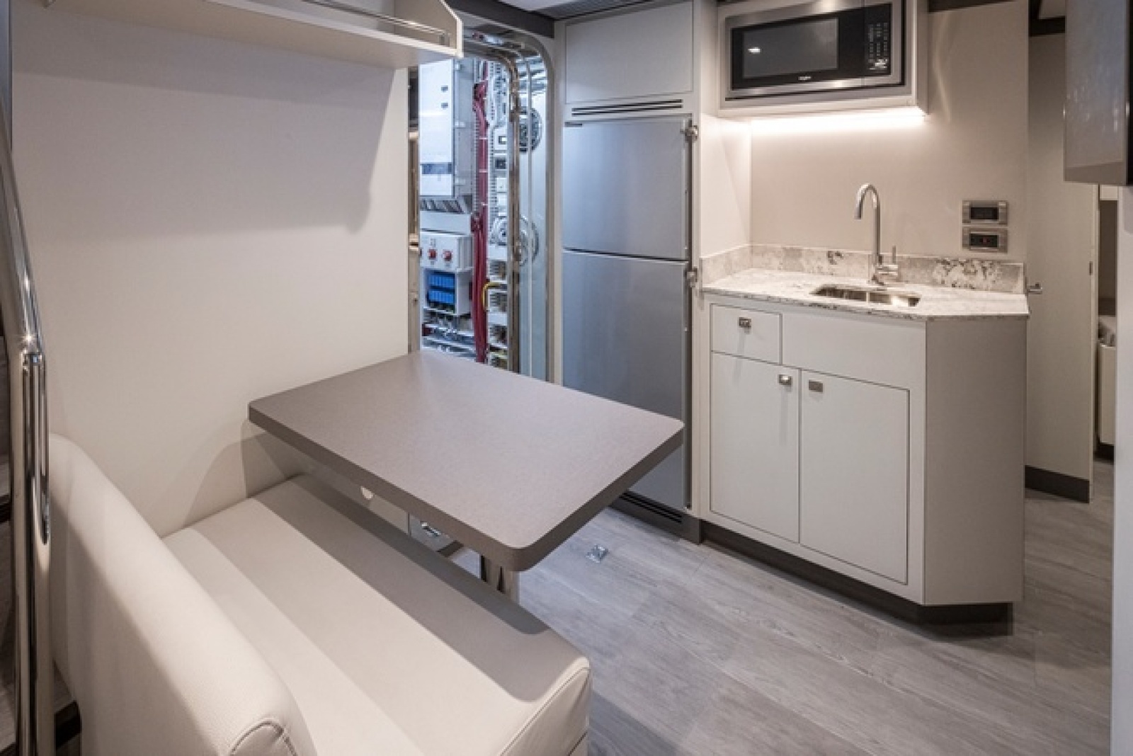 88ft Ocean Alexander Yacht For Sale