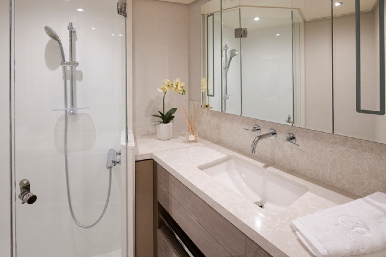 88ft Ocean Alexander Yacht For Sale