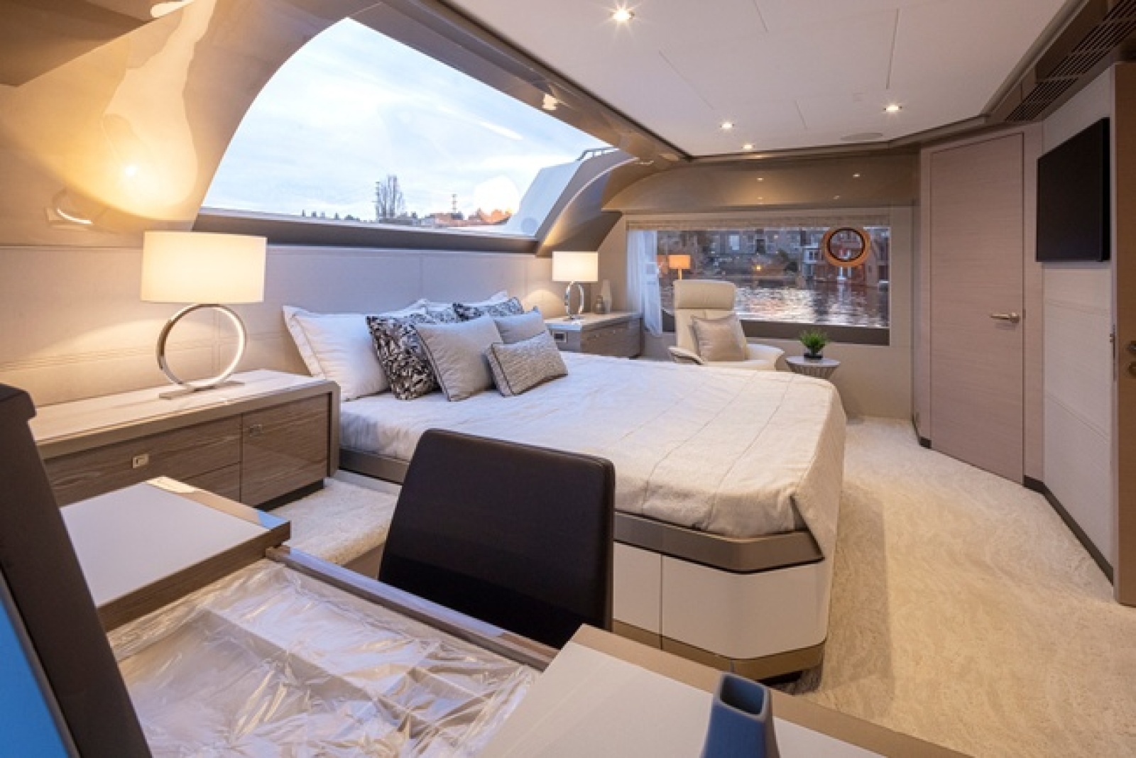 88ft Ocean Alexander Yacht For Sale