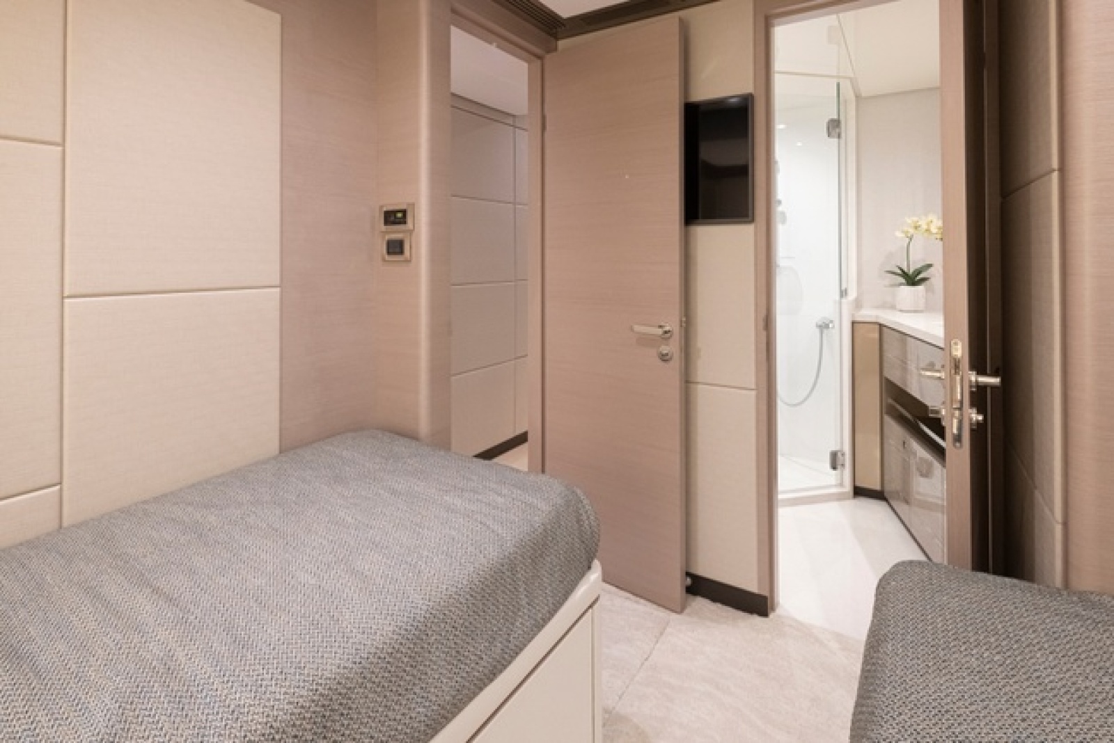 88ft Ocean Alexander Yacht For Sale