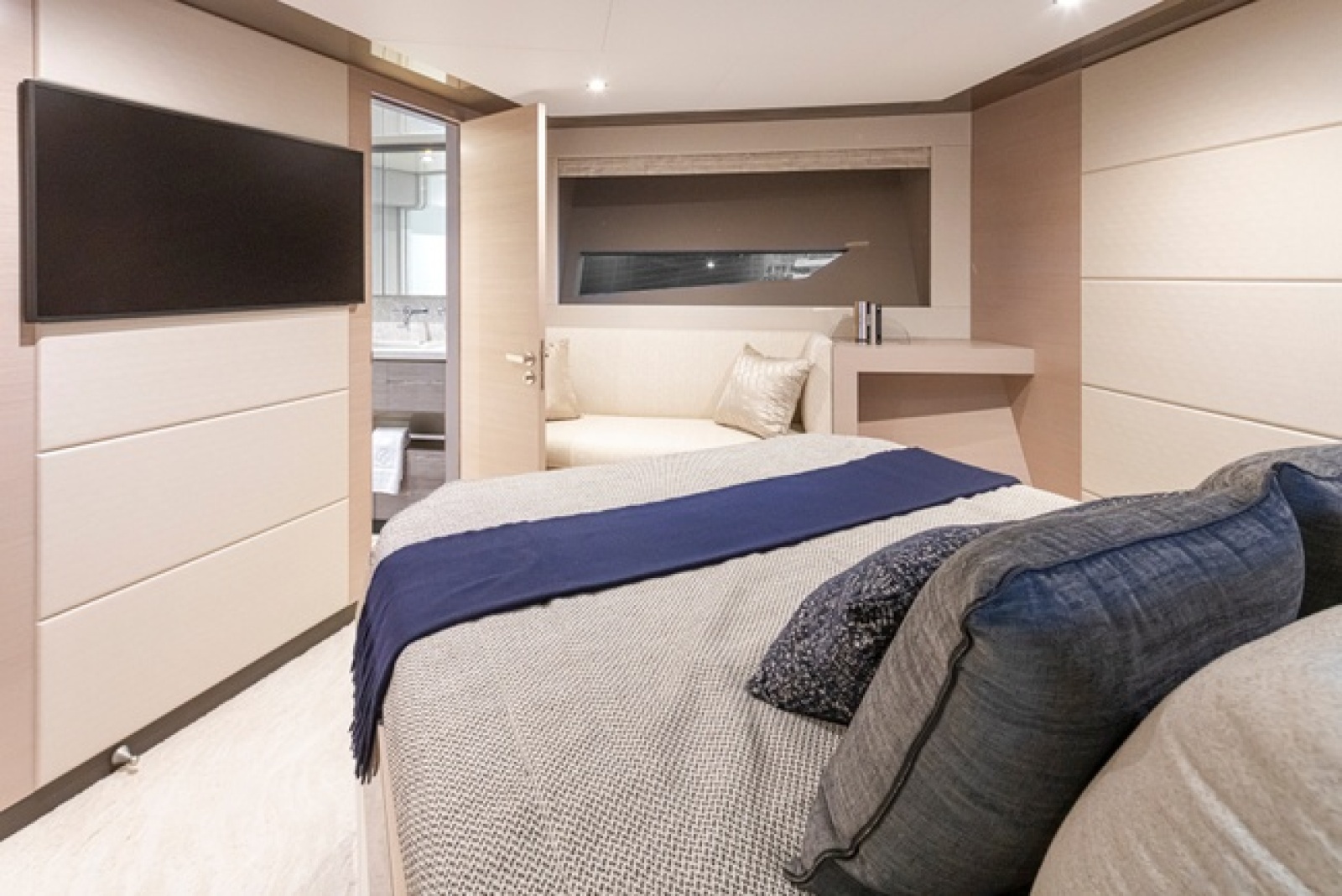 88ft Ocean Alexander Yacht For Sale