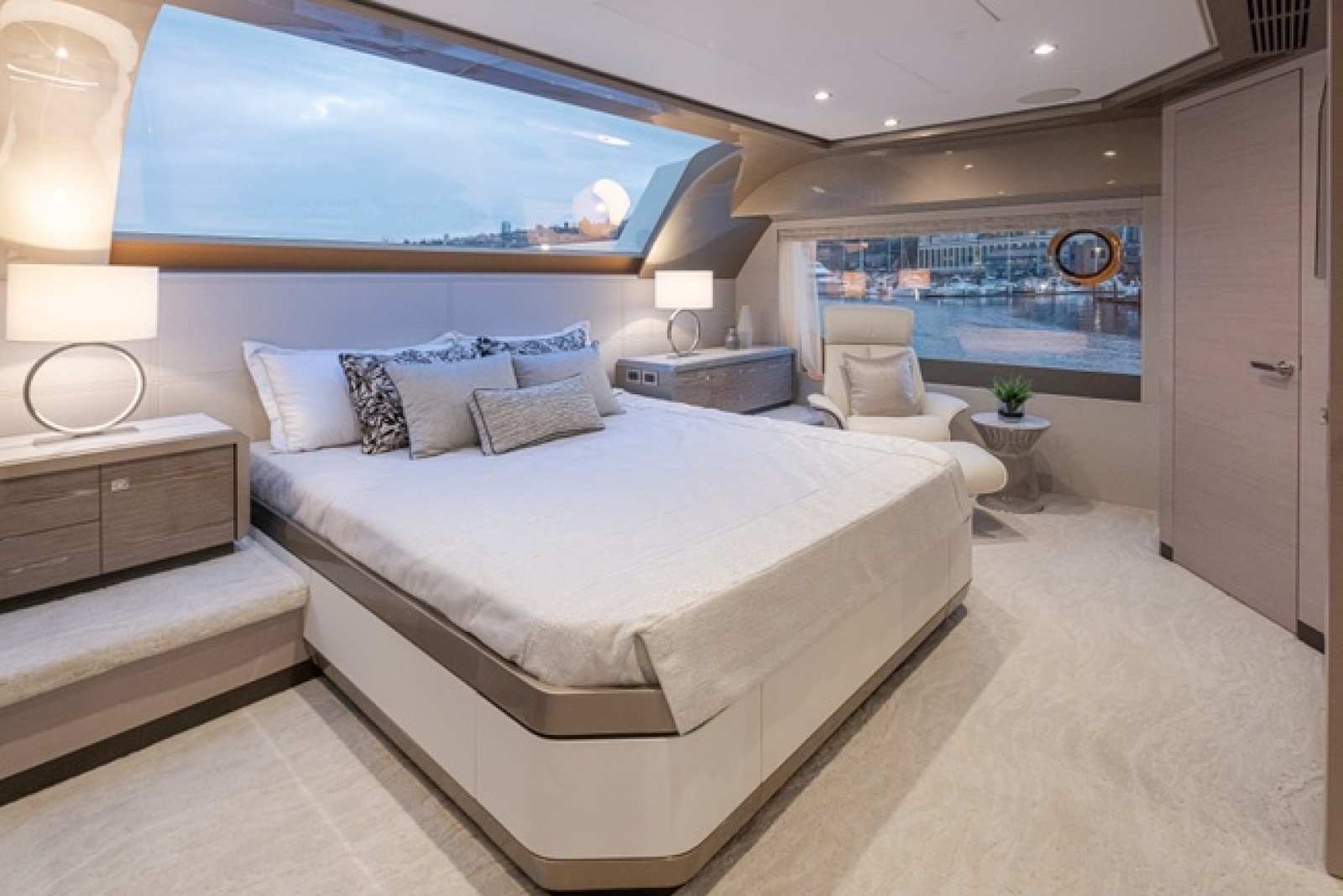 88ft Ocean Alexander Yacht For Sale