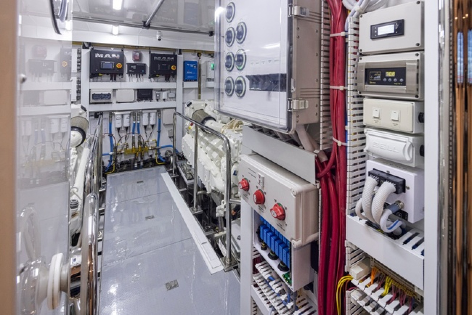 88ft Ocean Alexander Yacht For Sale