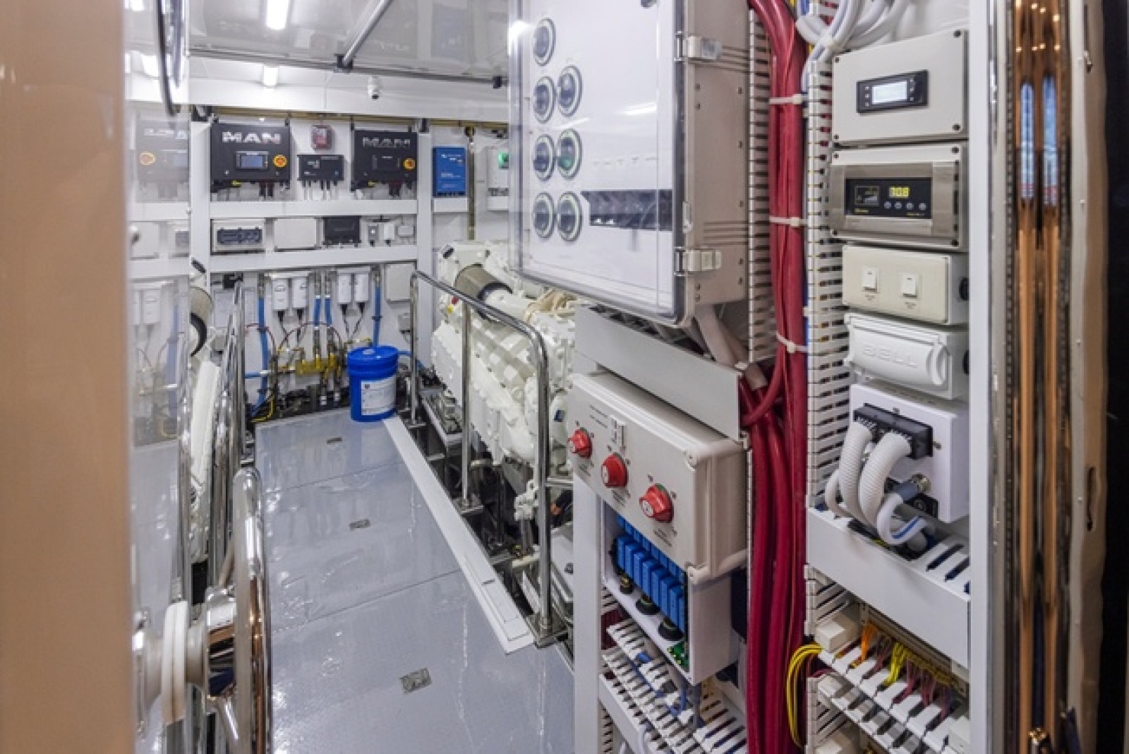 88ft Ocean Alexander Yacht For Sale