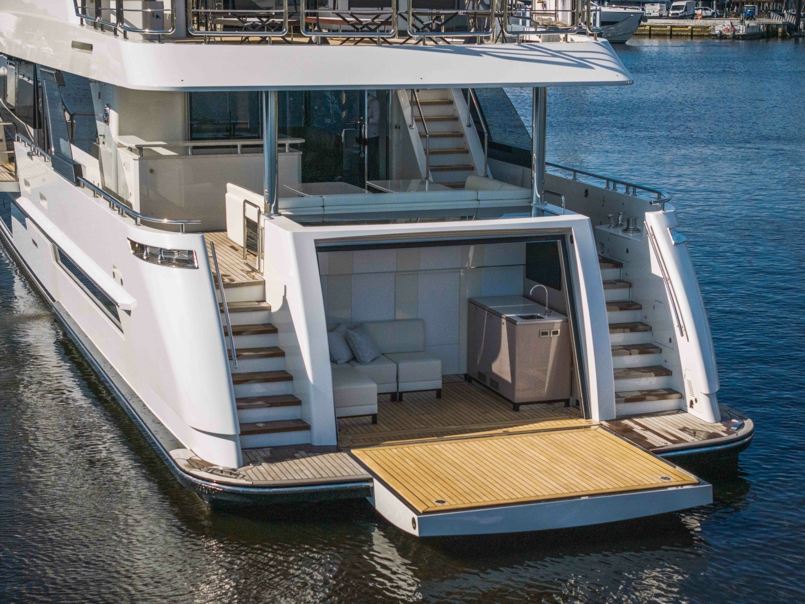 120ft Ocean Alexander Yacht For Sale