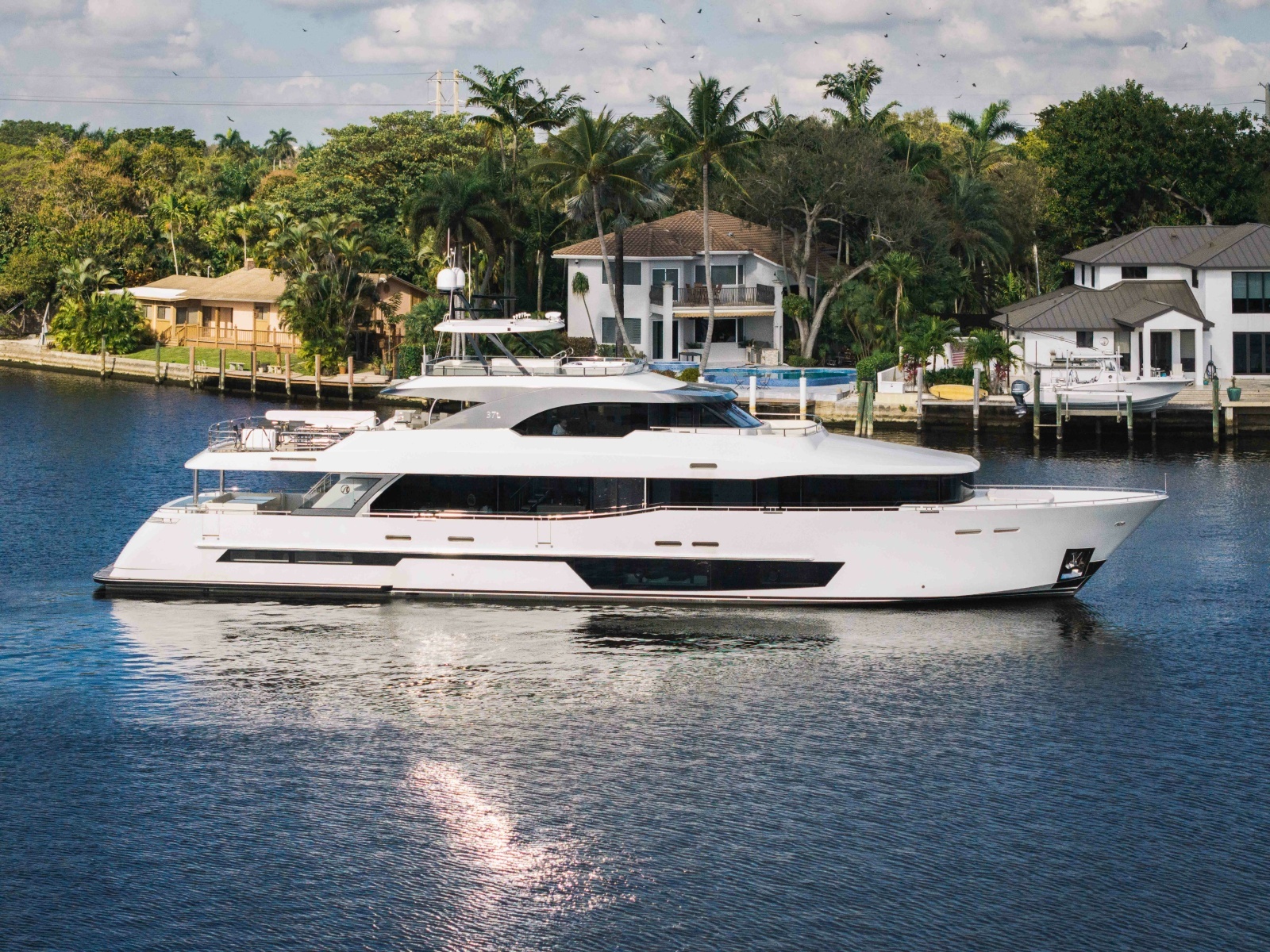 120ft Ocean Alexander Yacht For Sale