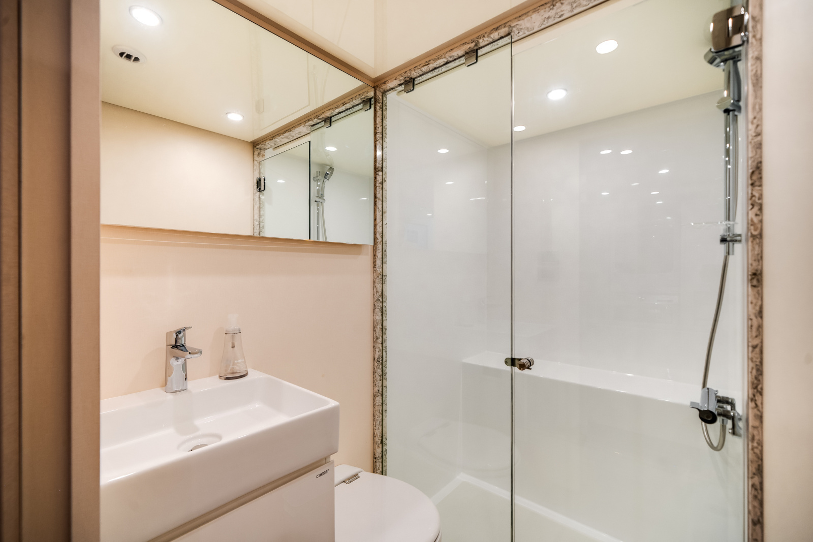 120ft Ocean Alexander Yacht For Sale