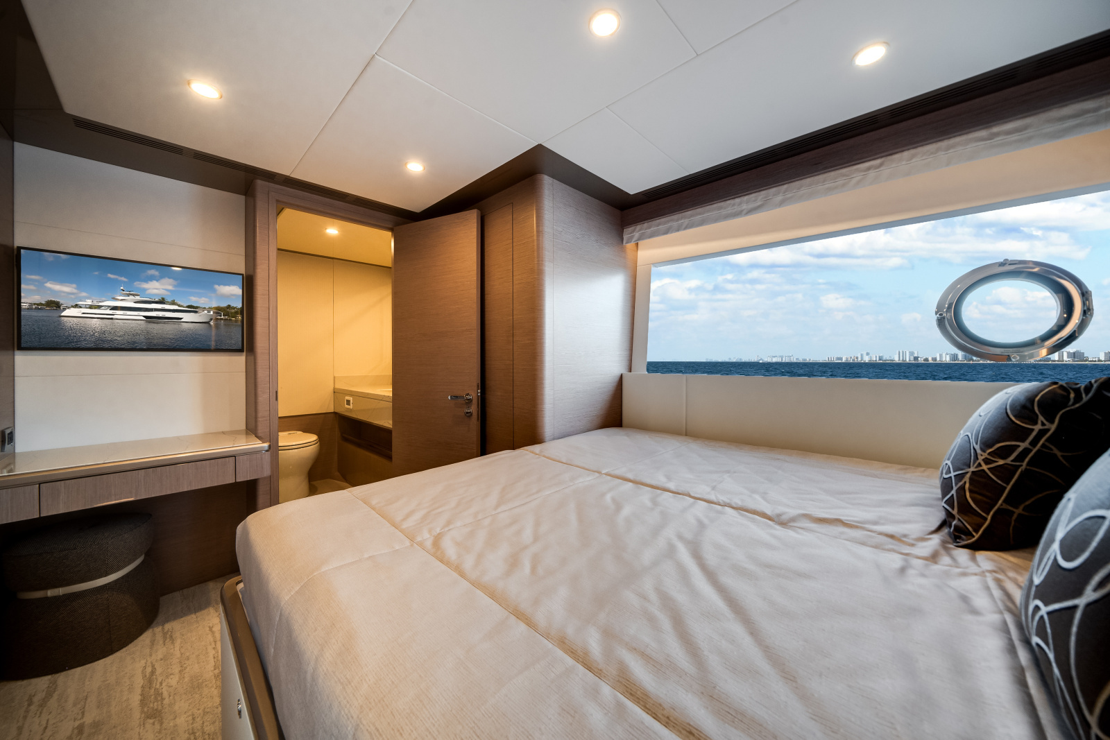 120ft Ocean Alexander Yacht For Sale