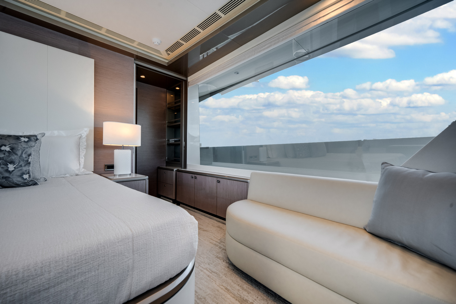 120ft Ocean Alexander Yacht For Sale