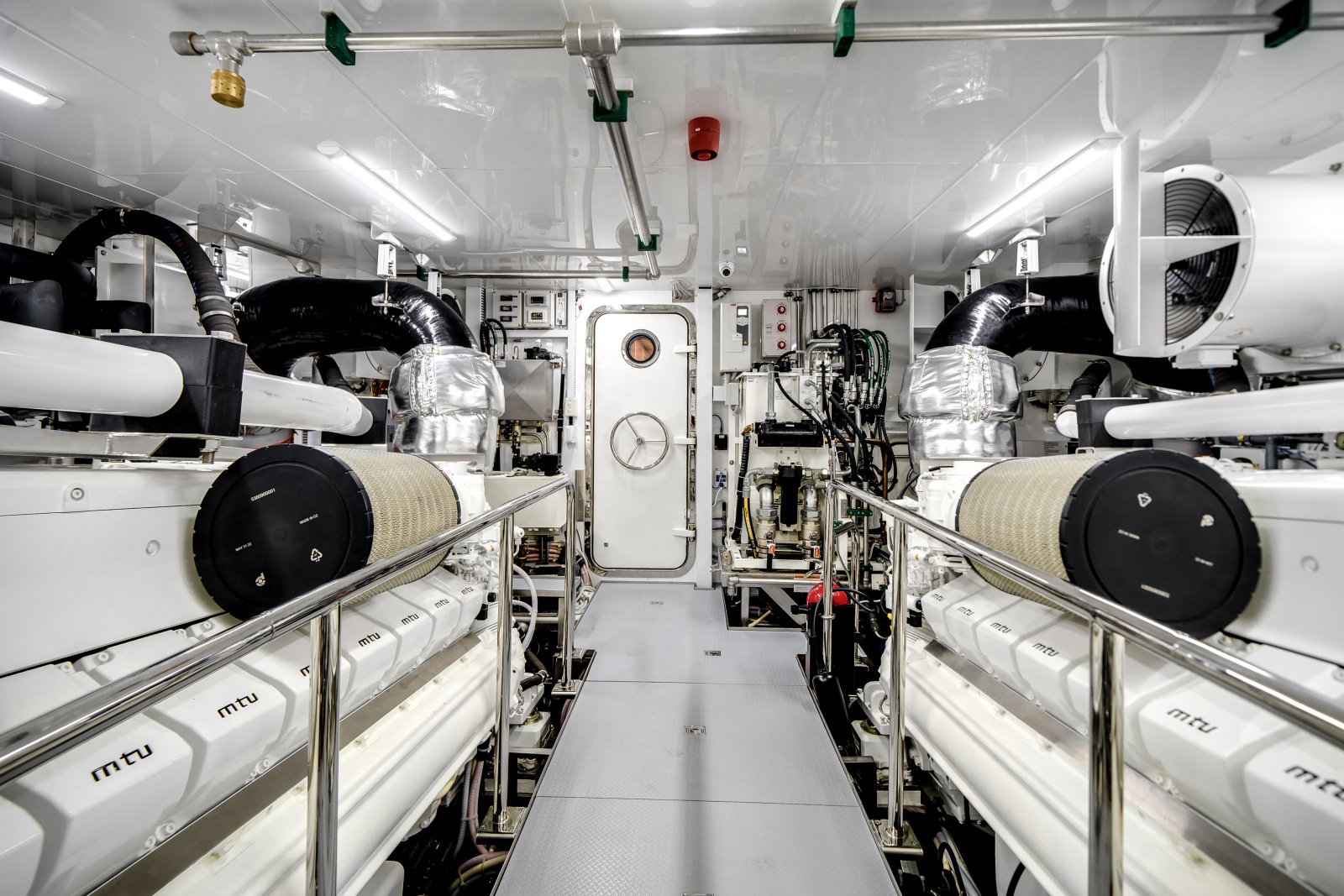 120ft Ocean Alexander Yacht For Sale