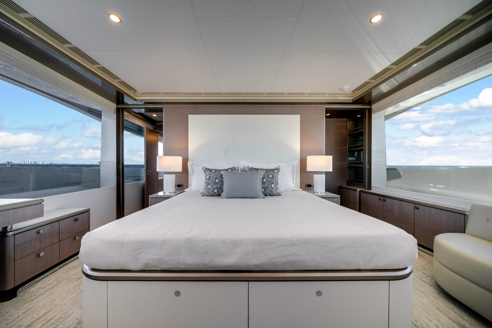 120ft Ocean Alexander Yacht For Sale