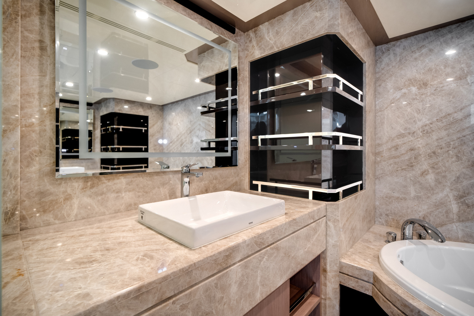 120ft Ocean Alexander Yacht For Sale