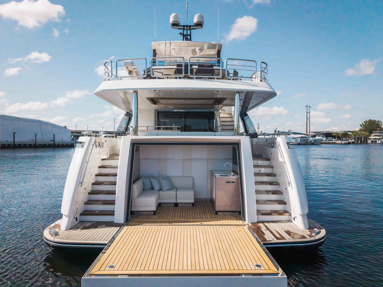 120ft Ocean Alexander Yacht For Sale