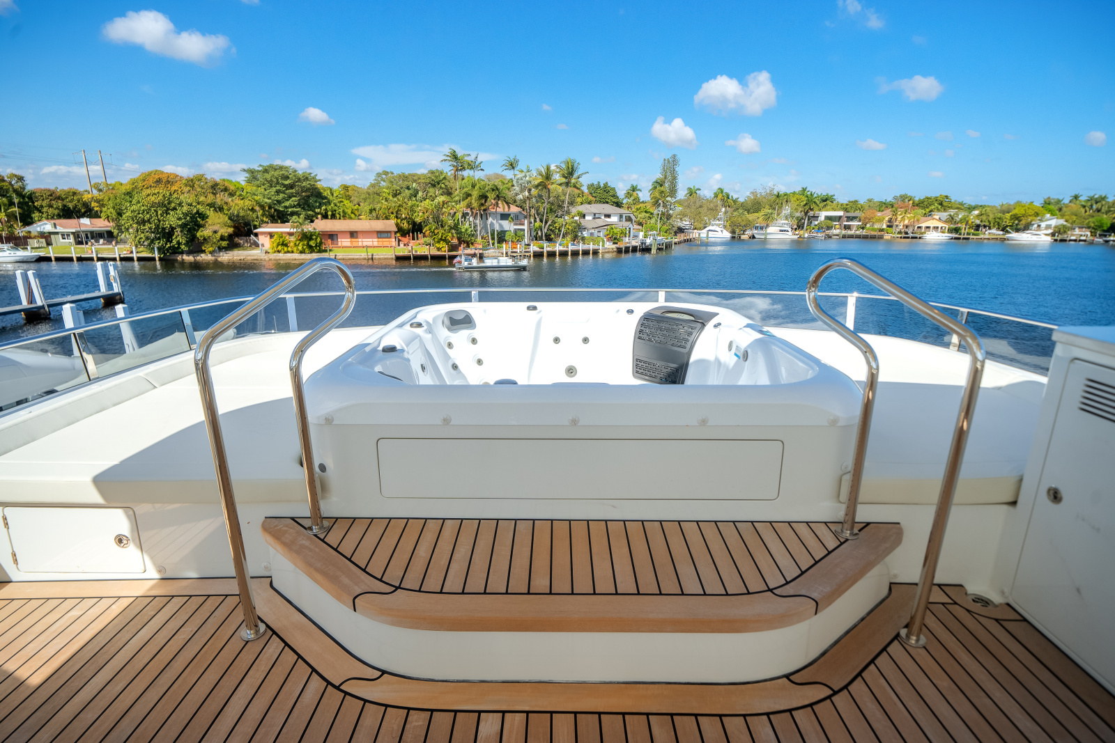 120ft Ocean Alexander Yacht For Sale