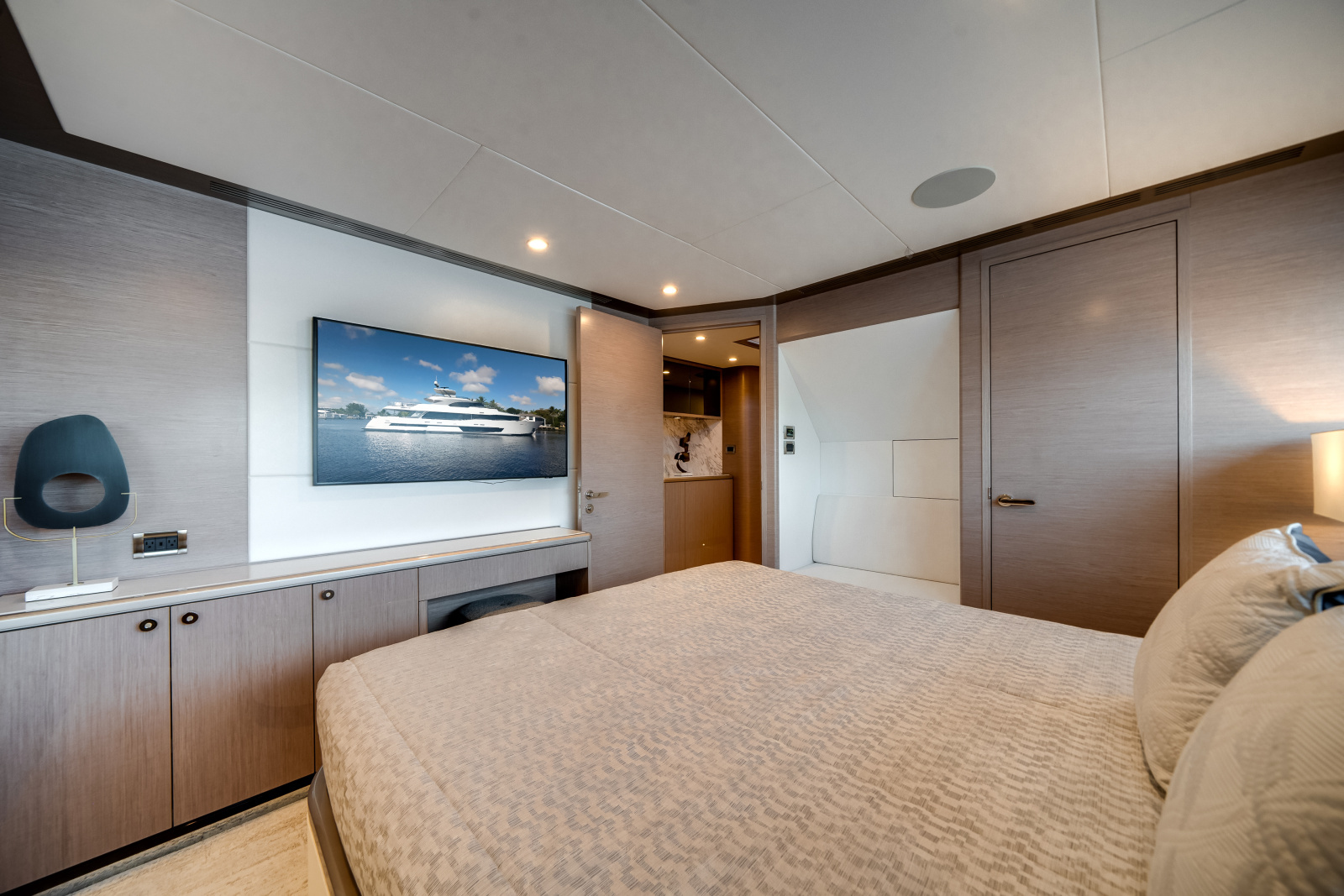 120ft Ocean Alexander Yacht For Sale