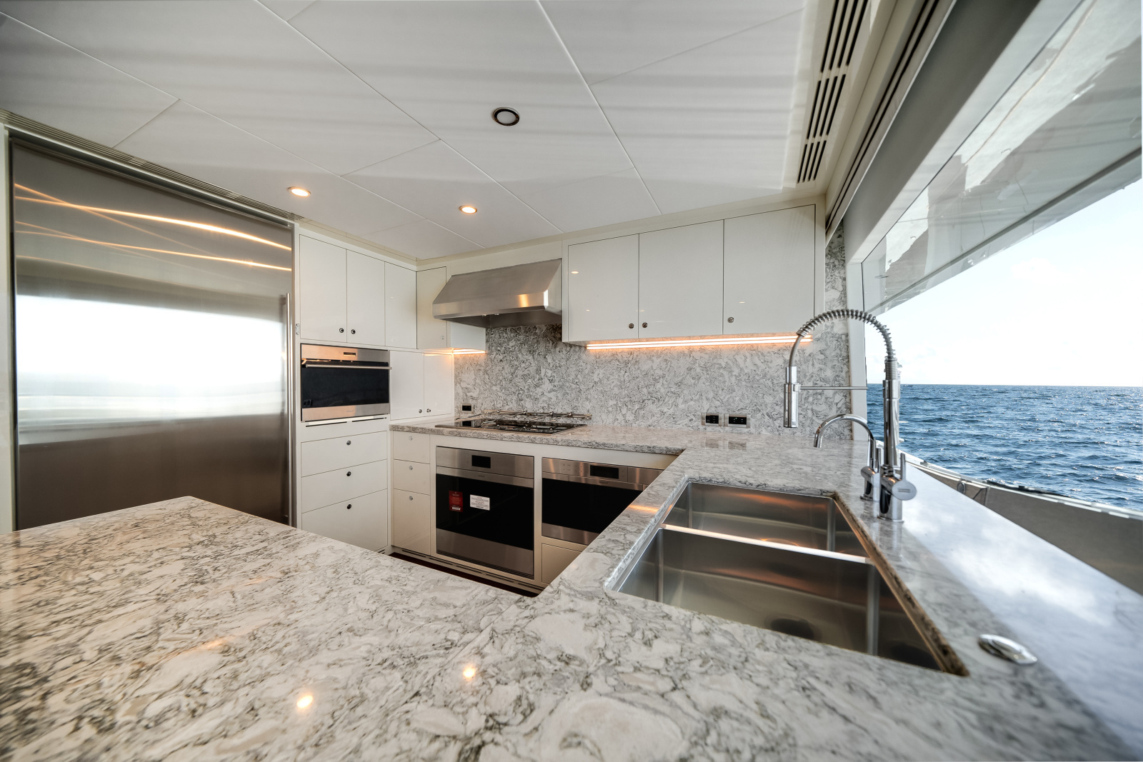 120ft Ocean Alexander Yacht For Sale