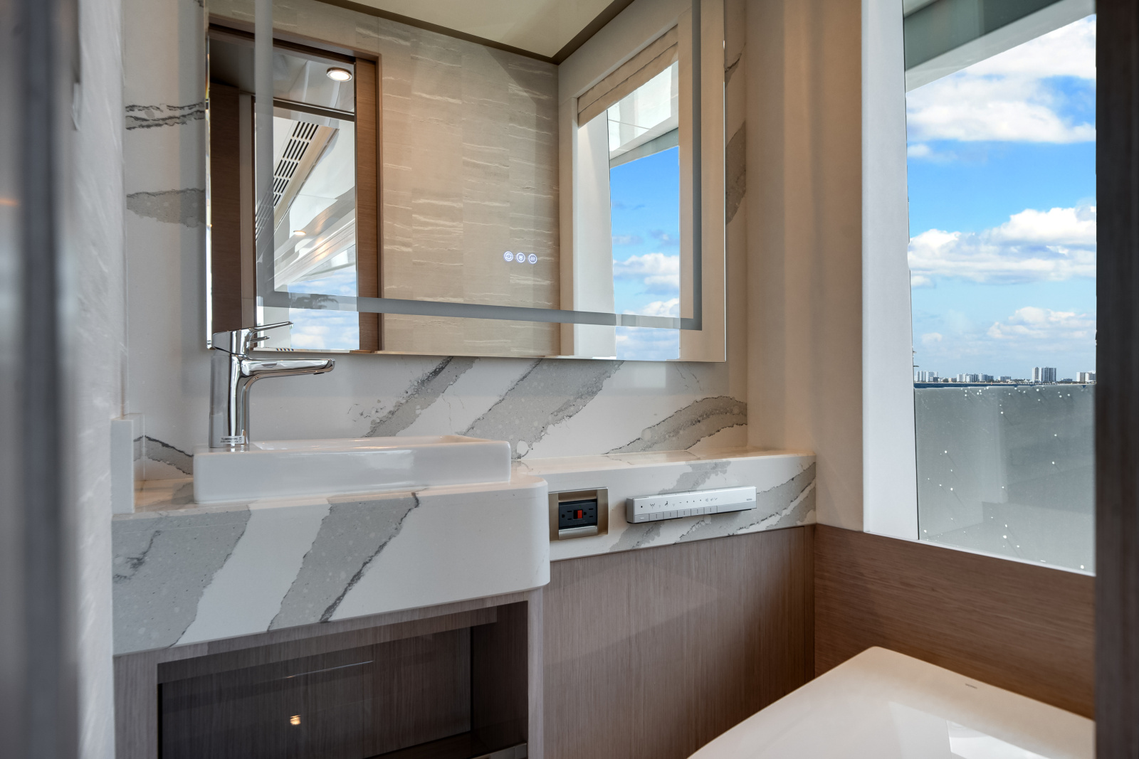 120ft Ocean Alexander Yacht For Sale