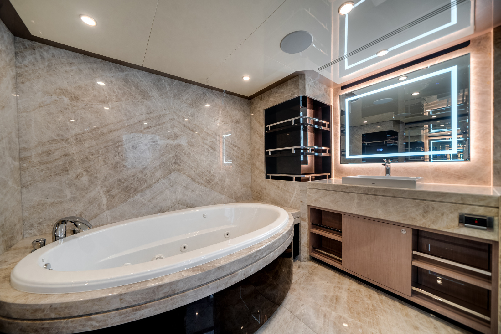 120ft Ocean Alexander Yacht For Sale