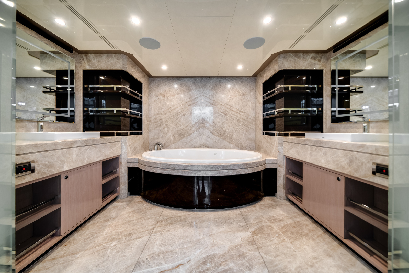 120ft Ocean Alexander Yacht For Sale