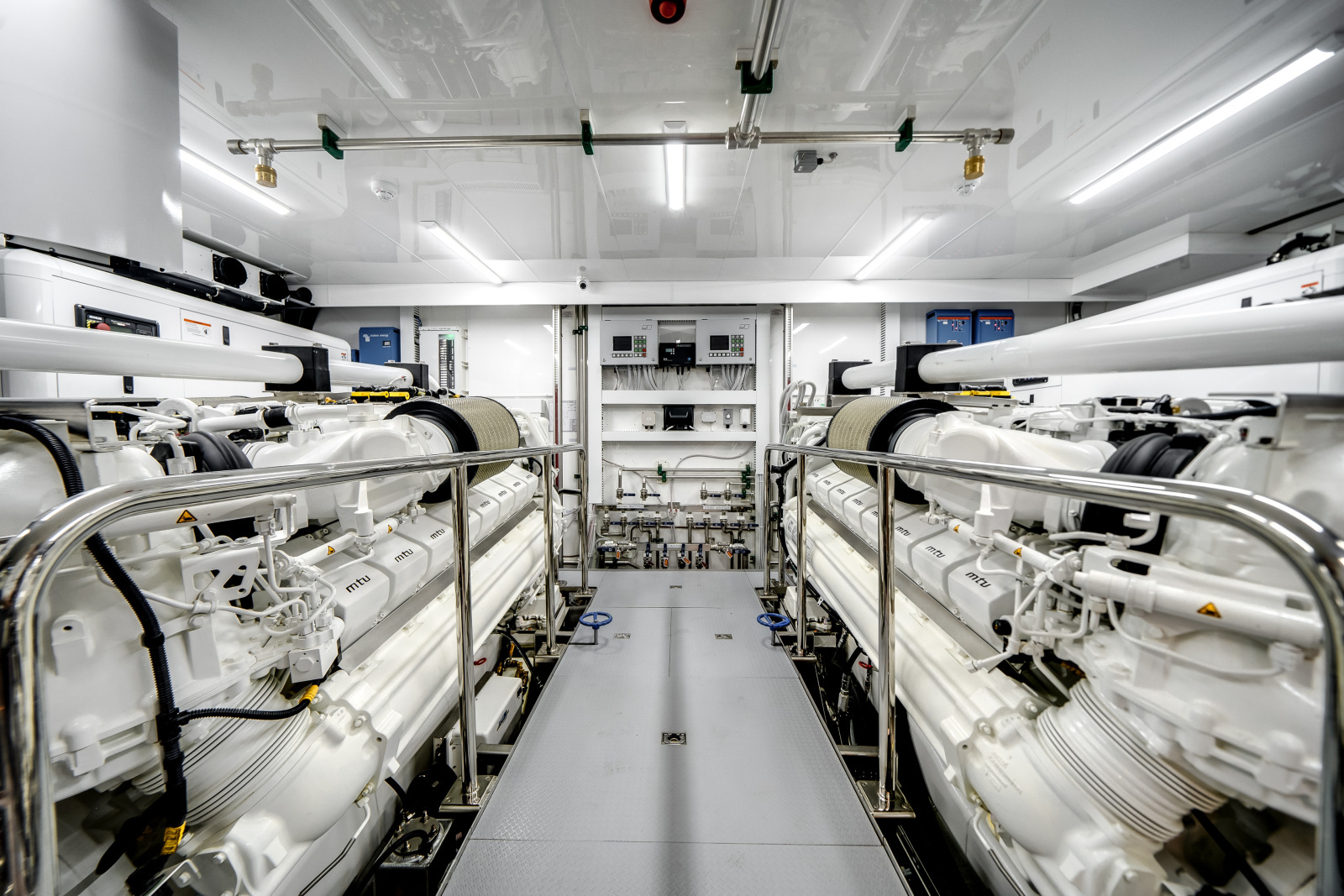 120ft Ocean Alexander Yacht For Sale