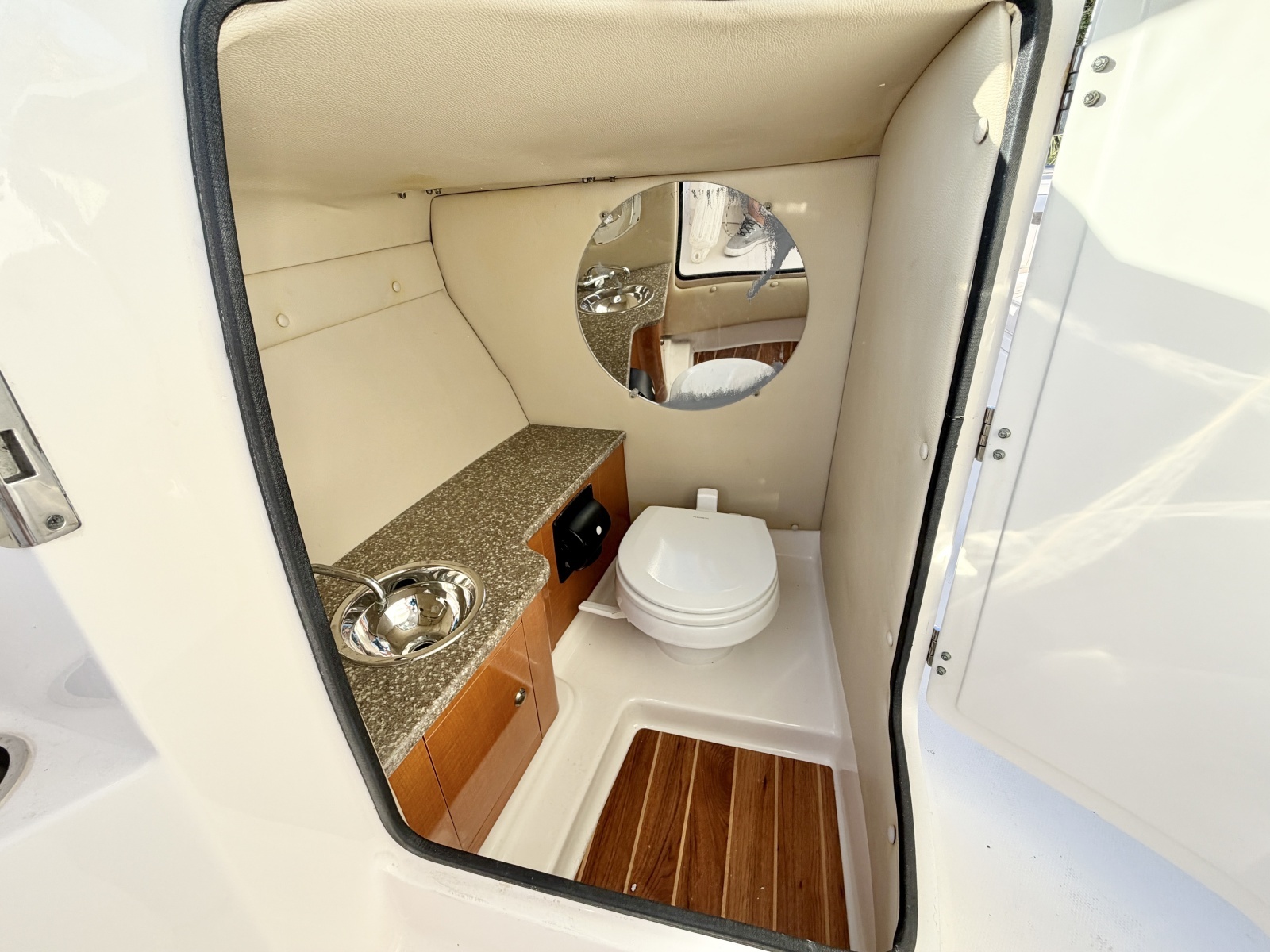 24ft Robalo Yacht For Sale