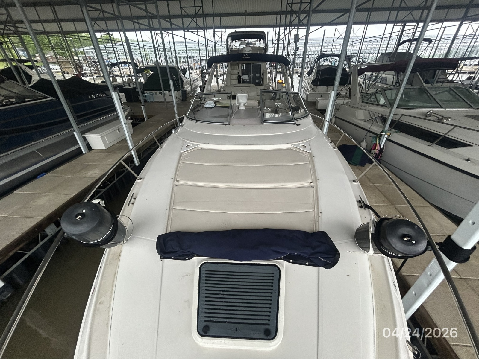 32' Regal foredeck aft