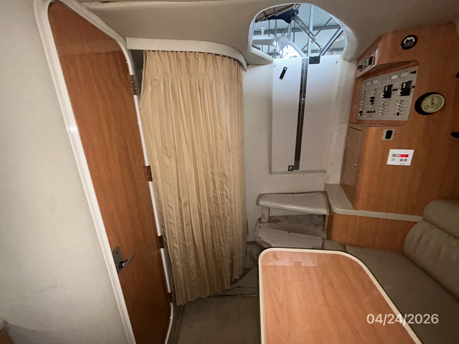 32' Regal aft stateroom curtain