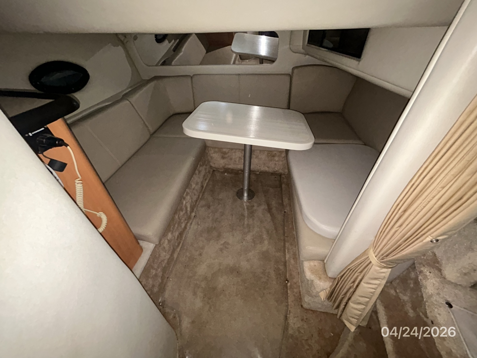 32' Regal aft stateroom2