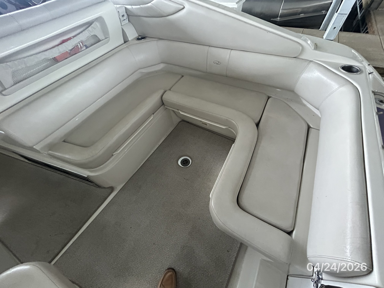 32' Regal aftdeck starboard seating1