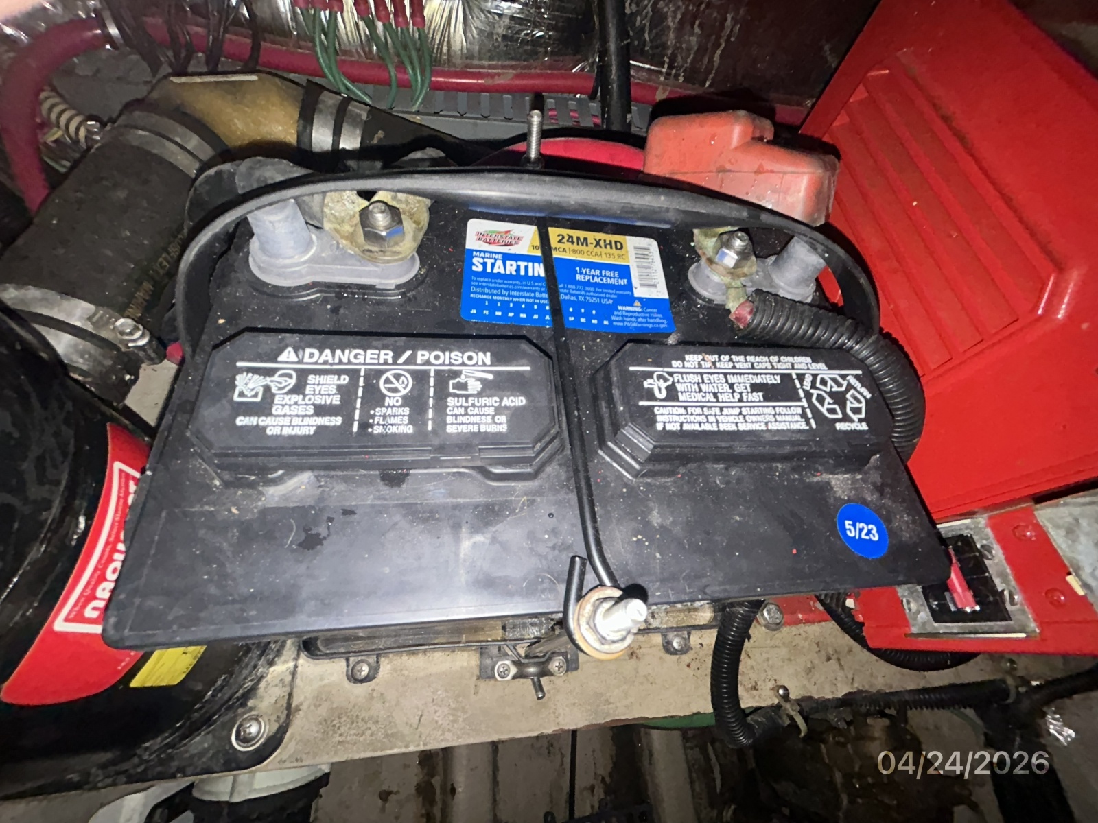 32' Regal battery bank1