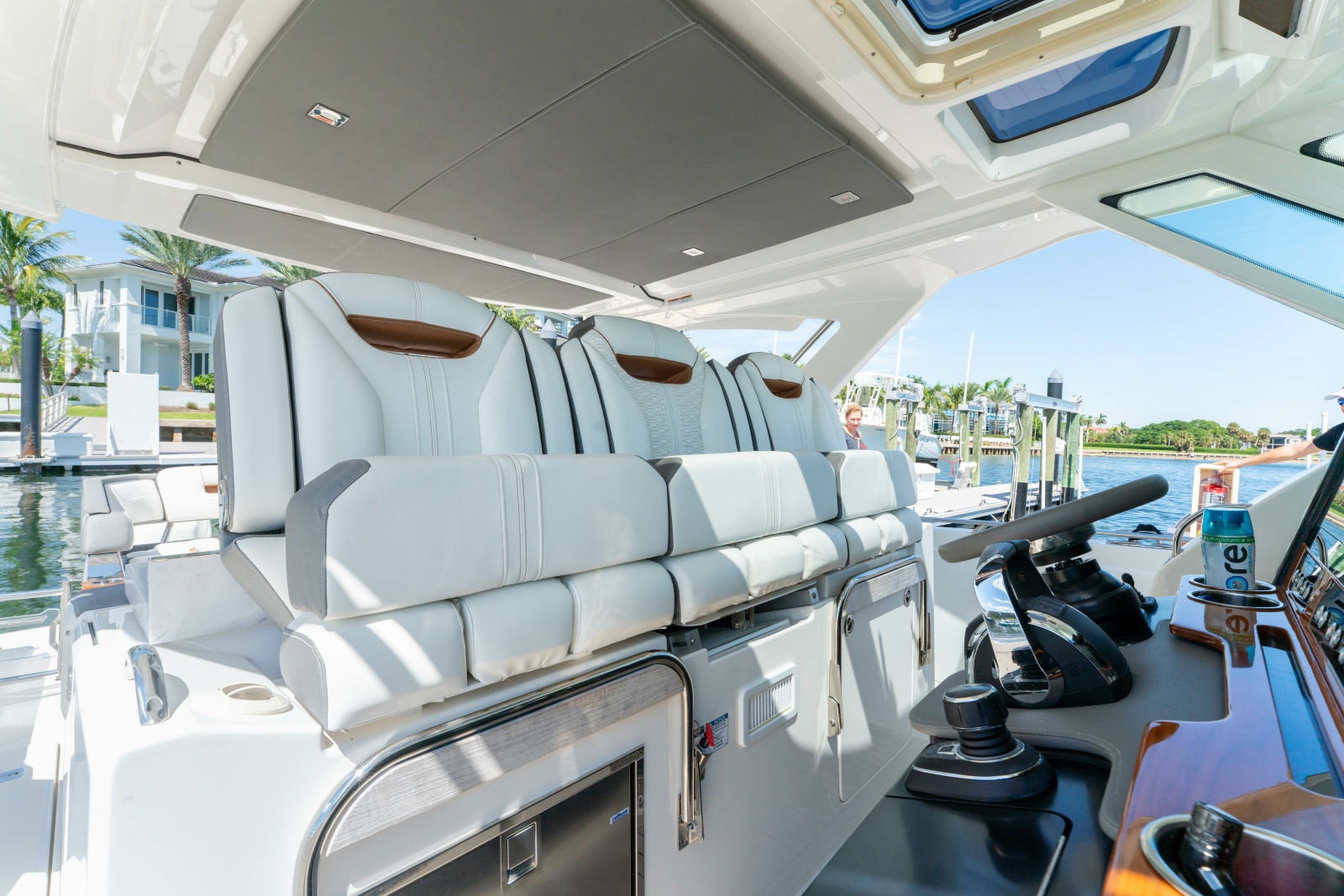 2020 Tiara Yachts 38 LS