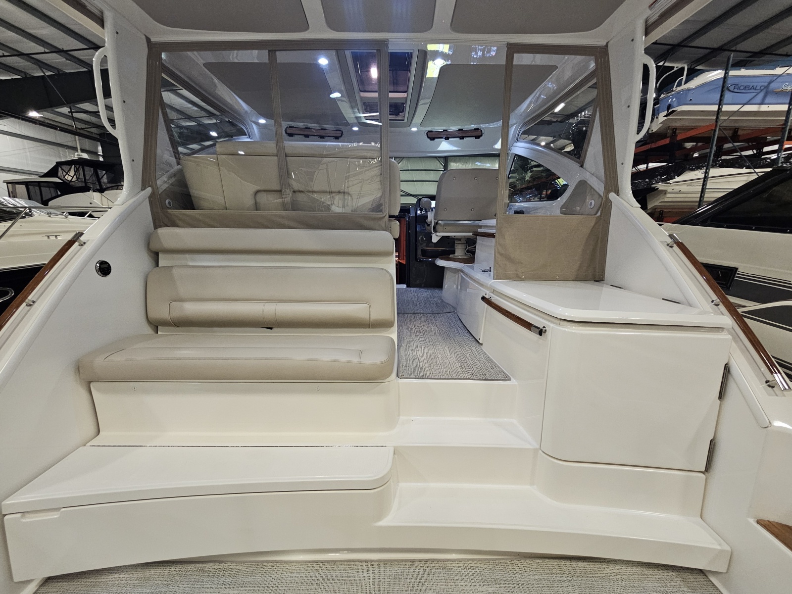 2014 Tiara Yachts 43 Open