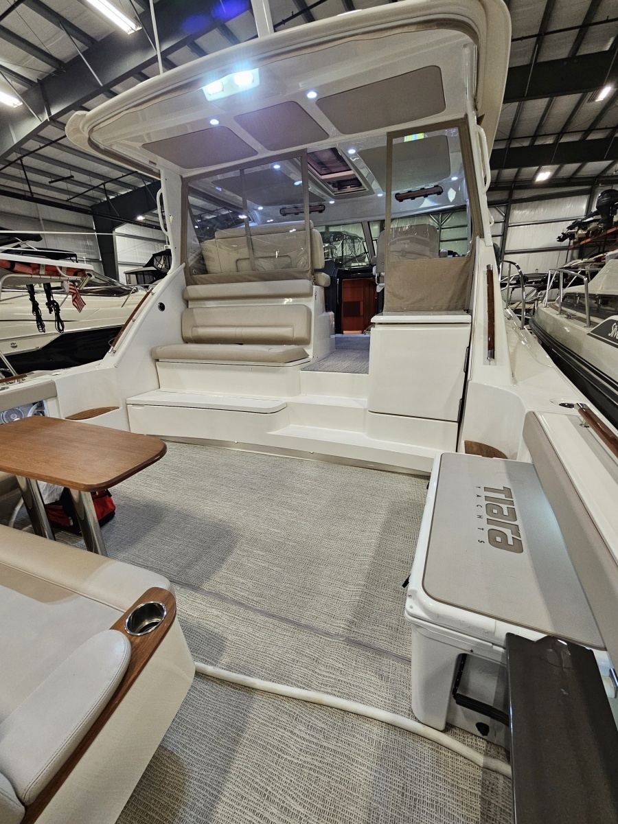 2014 Tiara Yachts 43 Open