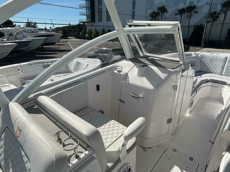 28ft Sea Fox Yacht For Sale