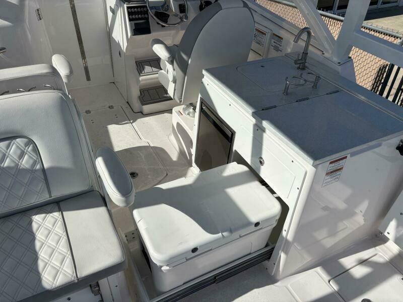 28ft Sea Fox Yacht For Sale