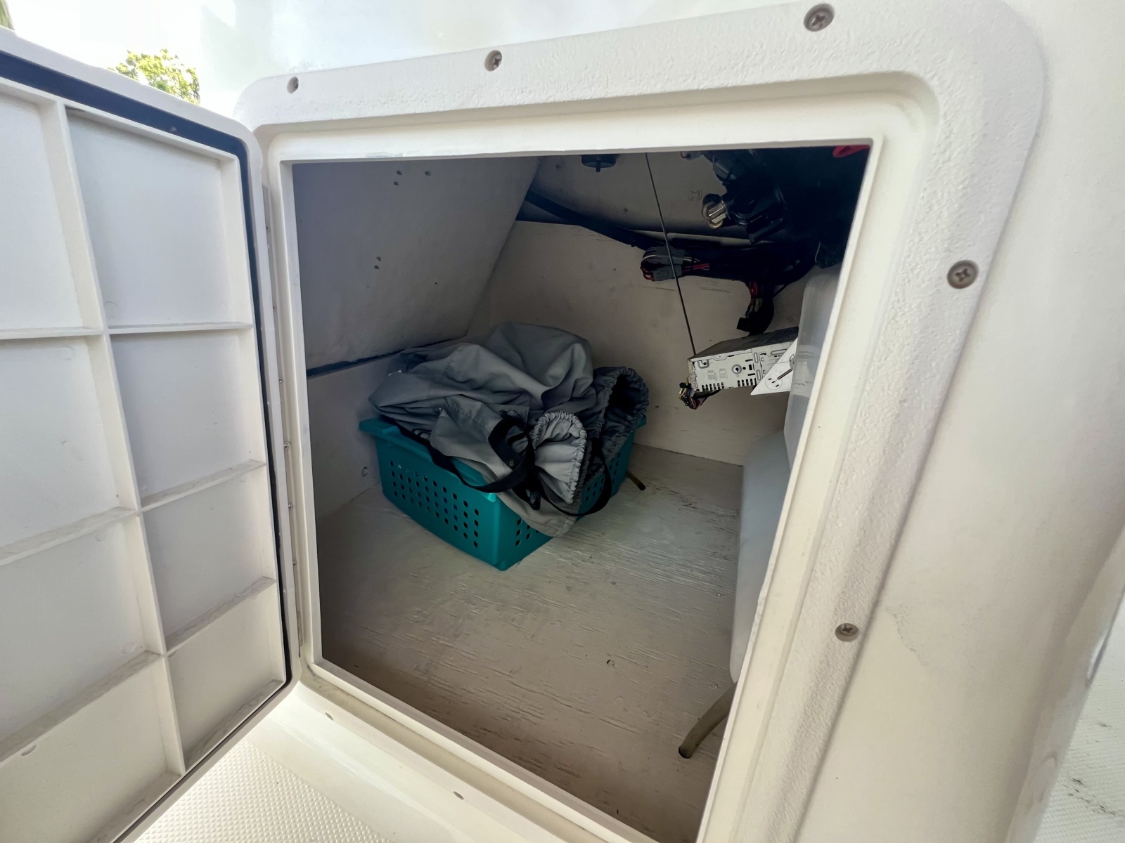 2013 Hurricane SunDeck 187 OB