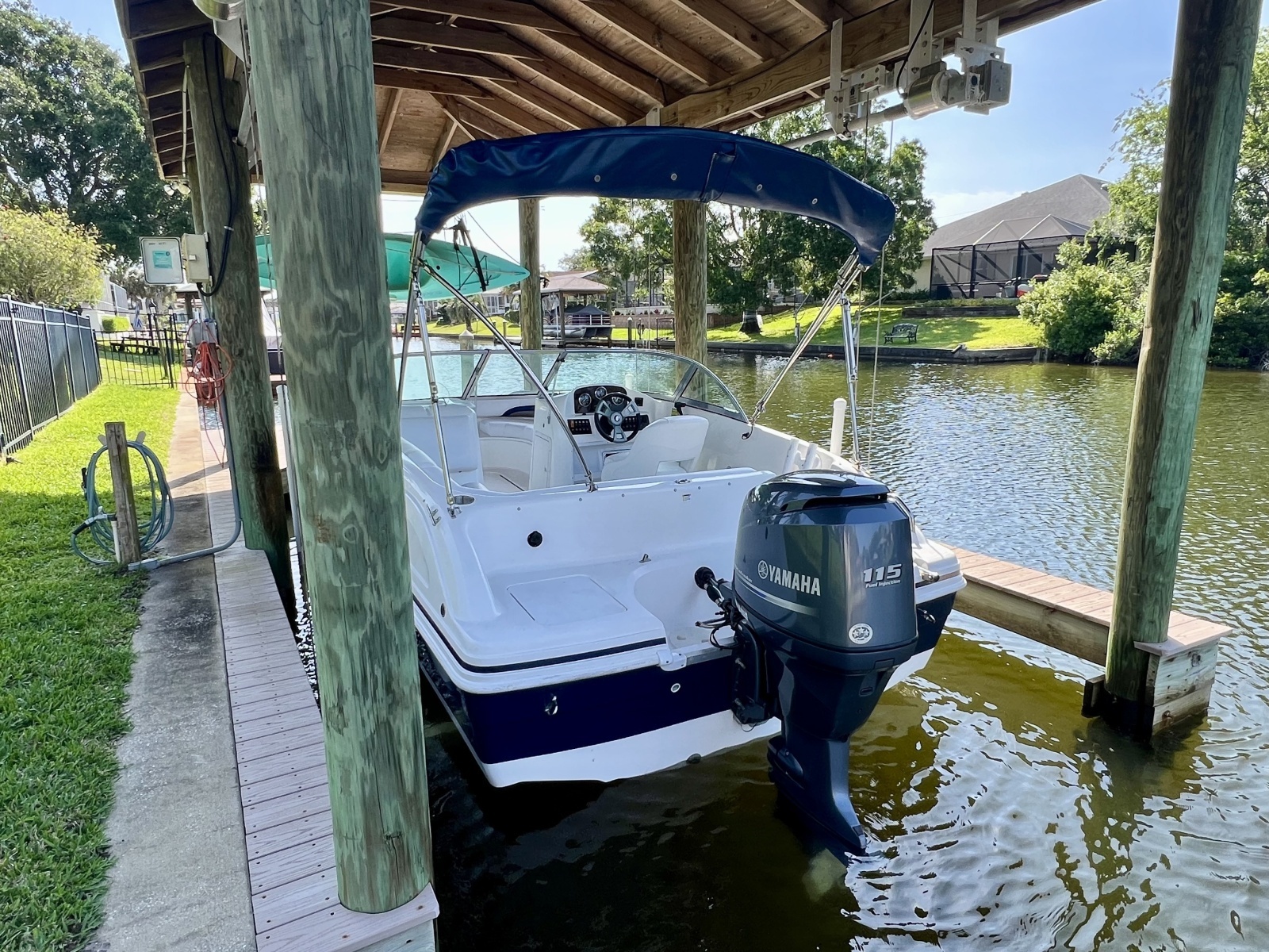 2013 Hurricane SunDeck 187 OB