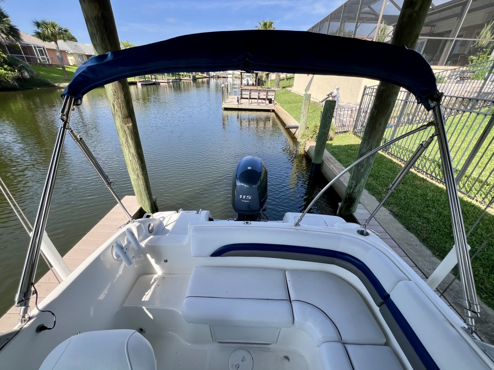 2013 Hurricane SunDeck 187 OB