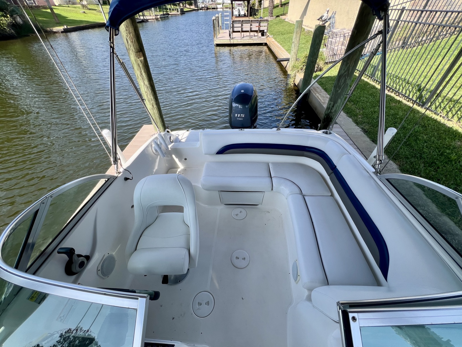 2013 Hurricane SunDeck 187 OB
