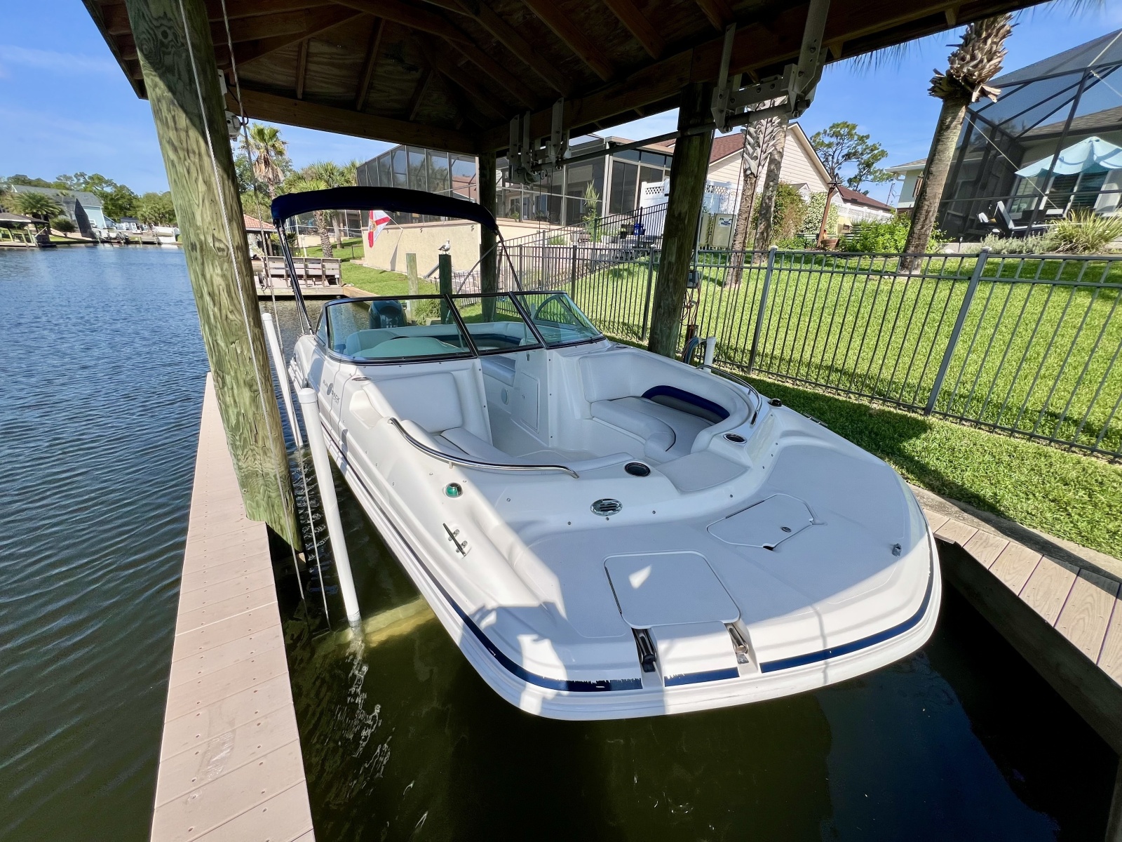 2013 Hurricane SunDeck 187 OB
